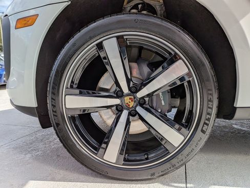 New 2026 Porsche Macan Turbo image 29