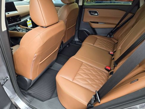 New 2026 Nissan Rogue Platinum w/ Platinum Premium Package AWD/4WD image 9