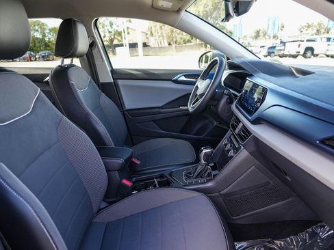 Used 2023 Volkswagen Taos SE image 18