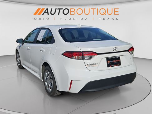 Used 2025 Toyota Corolla LE FWD image 3