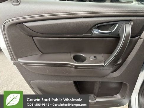 Used 2014 Chevrolet Traverse LT image 28