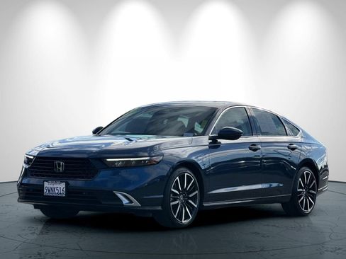 Used 2025 Honda Accord Touring image 8