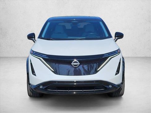 Used 2023 Nissan Ariya FWD image 2