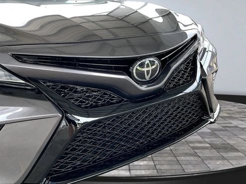 Used 2020 Toyota Camry SE FWD image 29