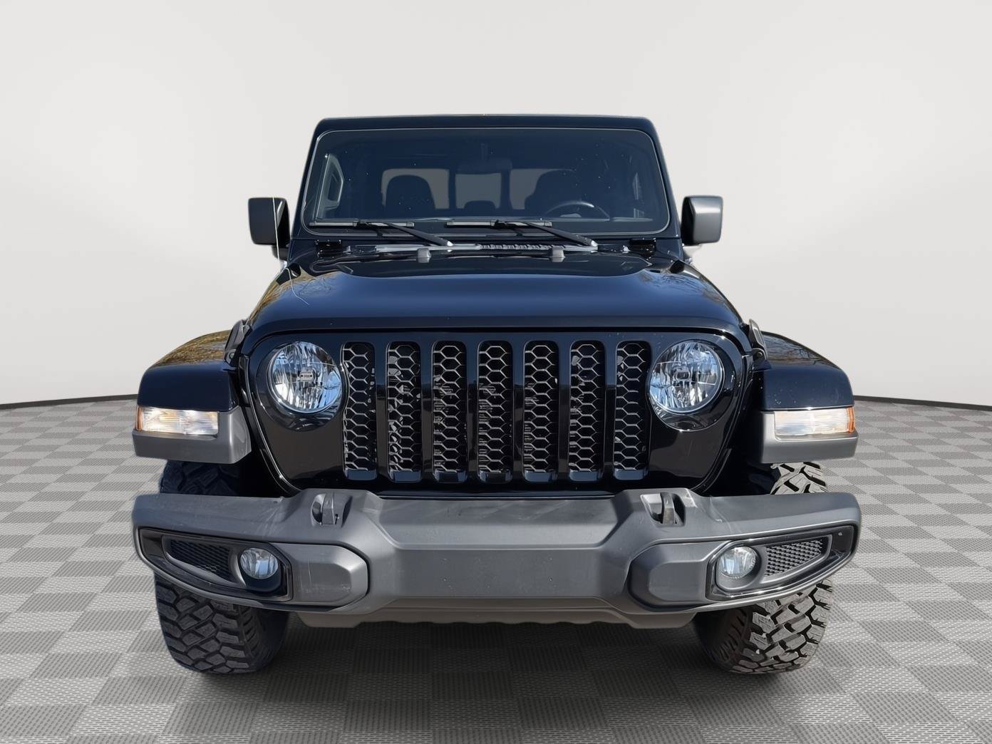 Used 2021 Jeep Gladiator Sport AWD/4WD image 2