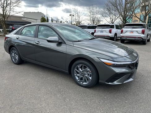 New 2026 Hyundai Elantra Blue image 8