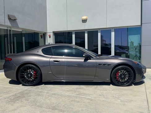 Certified 2024 Maserati GranTurismo Trofeo AWD/4WD image 9