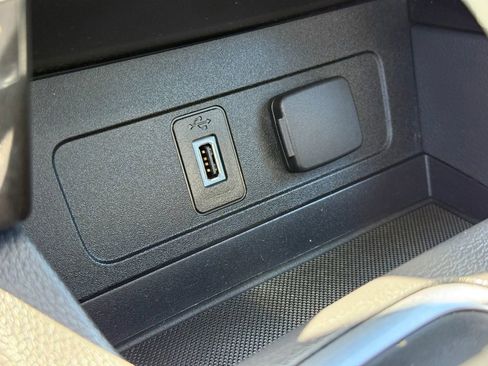 Used 2017 Ford Escape SE w/ Equipment Group 201A AWD/4WD image 33
