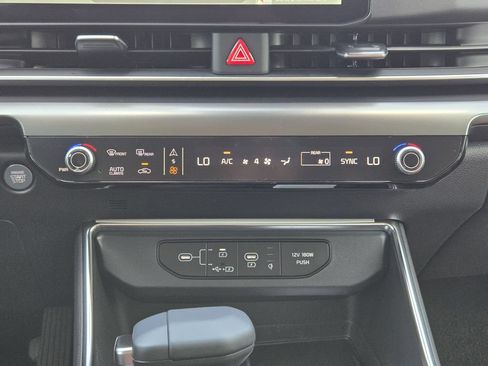 New 2026 Kia Carnival SX w/ SX Dark Edition Package FWD image 14