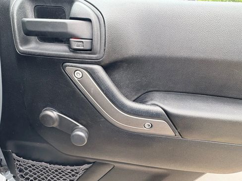 Used 2014 Jeep Wrangler Sport image 23