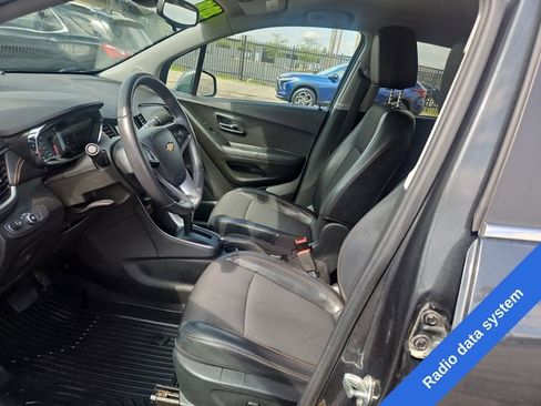 Used 2018 Chevrolet Trax LT w/ LT Convenience Package FWD image 10
