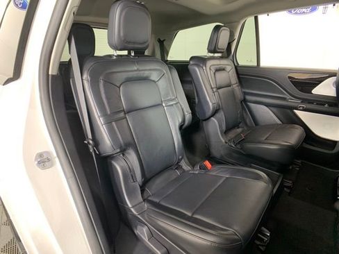 New 2025 Lincoln Aviator Reserve w/ Luxury Package image 30