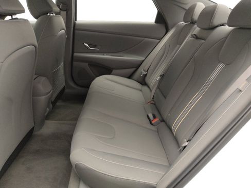 Used 2025 Hyundai Elantra SEL FWD image 18