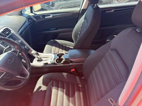Used 2016 Ford Fusion SE image 12