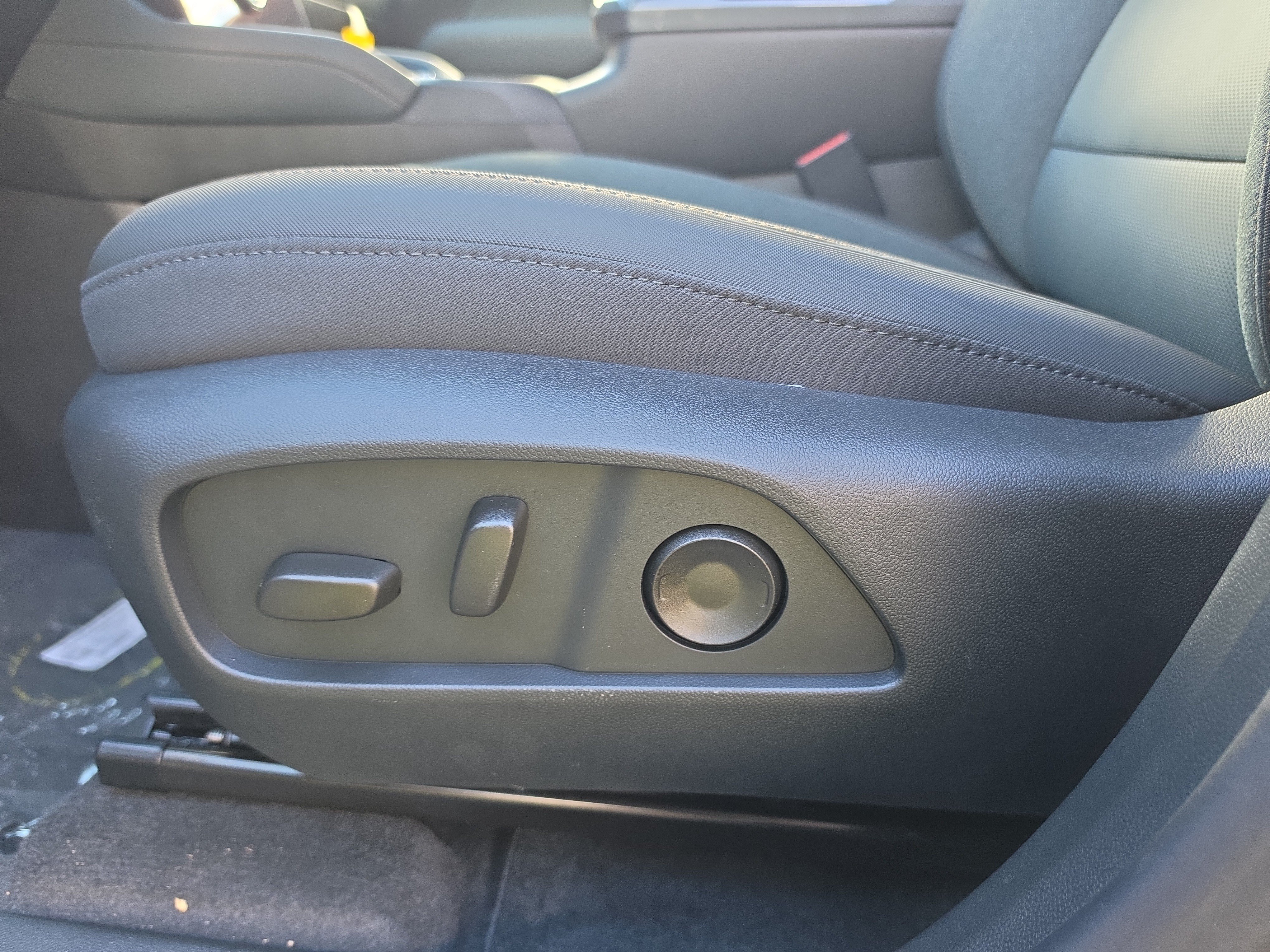 New 2027 GMC Terrain AT4 AWD/4WD image 13