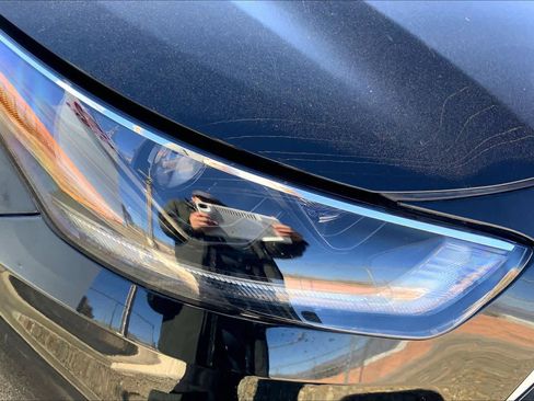 Used 2021 Toyota Highlander LE image 24