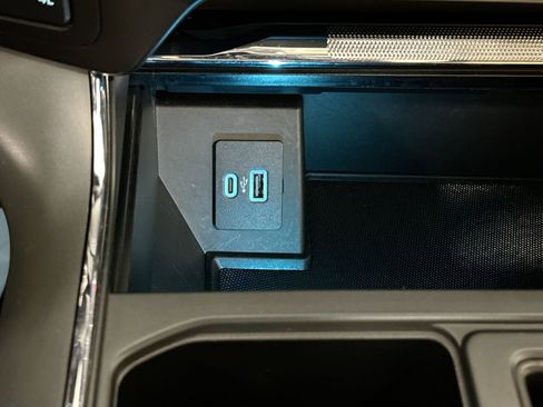 Used 2021 Ford F150 Lariat w/ Max Trailer Tow Package image 29