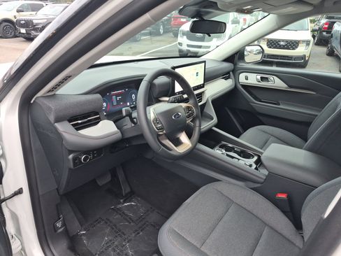 New 2026 Ford Explorer Active image 12