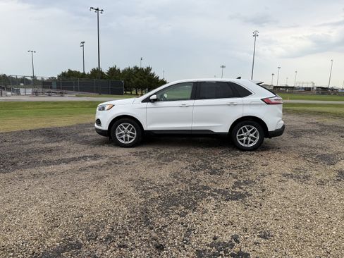 Used 2024 Ford Edge SEL w/ Convenience Package AWD/4WD image 12