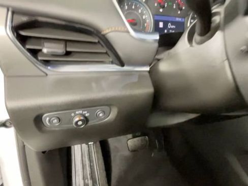Used 2021 Chevrolet Traverse LT w/ LT Premium Package AWD/4WD image 22