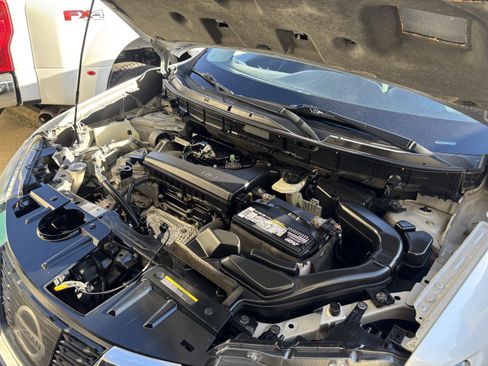 Used 2017 Nissan Rogue S image 67