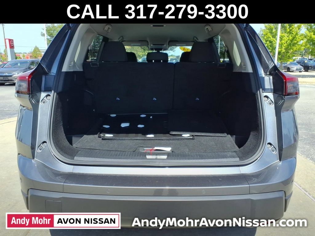 Used 2024 Nissan Rogue S AWD/4WD image 9