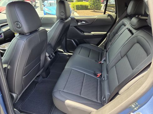 New 2026 Chevrolet Equinox LT w/ Convenience Package II FWD image 6