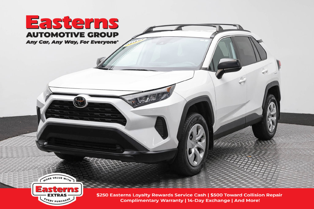 Used 2021 Toyota RAV4 LE AWD/4WD image 1