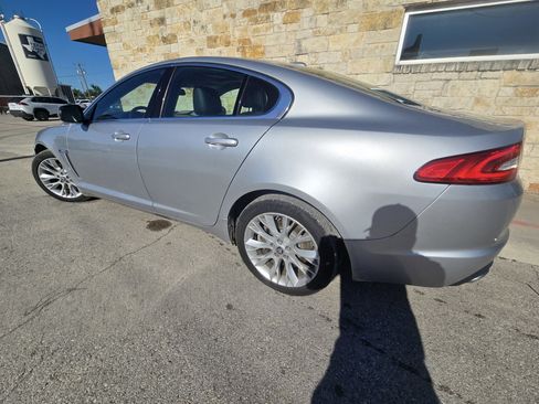 Used 2012 Jaguar XF image 3