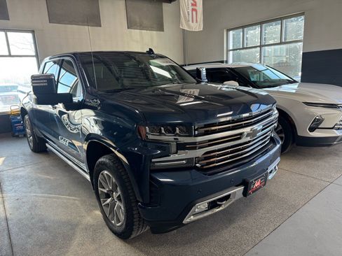 Used 2021 Chevrolet Silverado 1500 High Country w/ Technology Package image 3