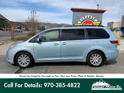 Used 2017 Toyota Sienna XLE Premium image 3