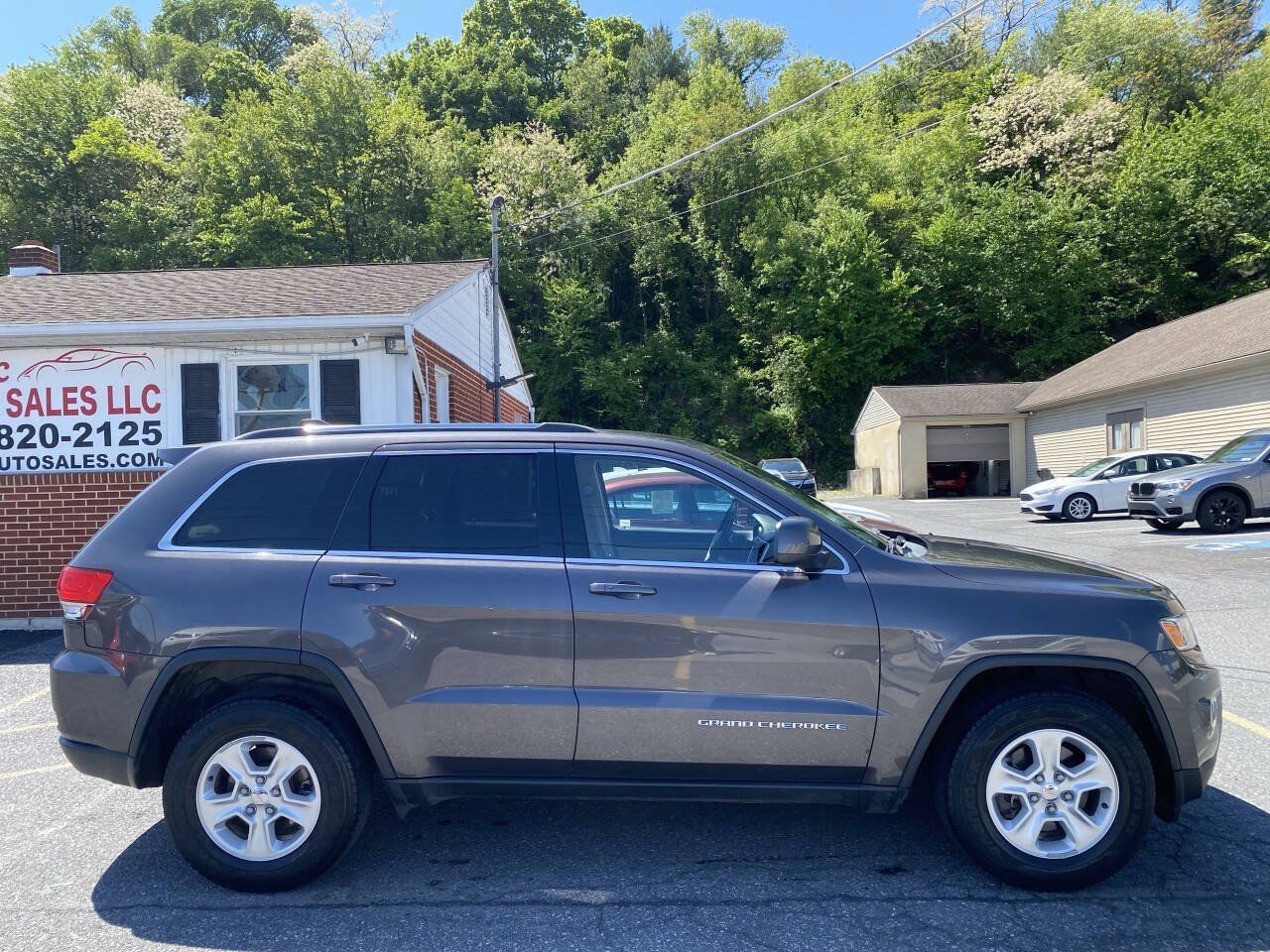 Used 2014 Jeep Grand Cherokee Laredo w/ Quick Order Package 23E AWD/4WD image 4