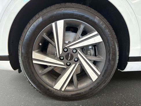 New 2026 Genesis GV70 3.5T Sport Advanced image 9