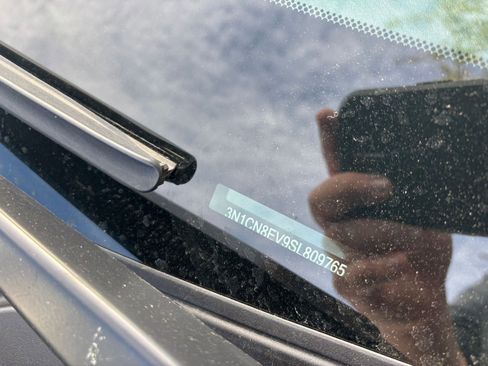 Used 2025 Nissan Versa SV image 10