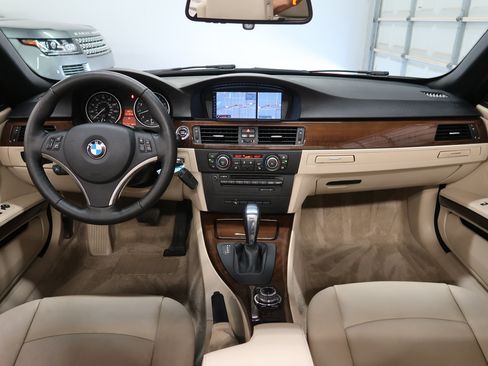 Used 2013 BMW 335i Convertible RWD image 11