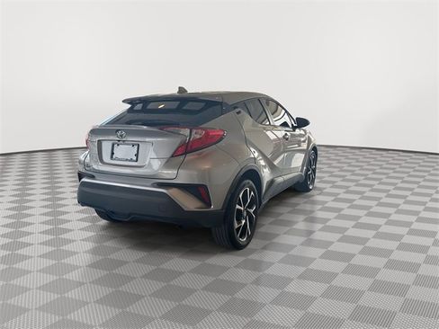 Used 2020 Toyota C-HR XLE image 11