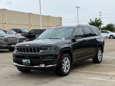Used 2022 Jeep Grand Cherokee L Limited AWD/4WD image 9