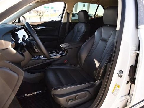 Used 2022 Buick Envision Essence w/ Technology Package I image 24