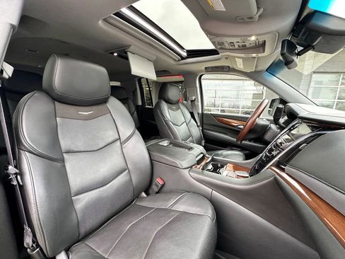 Used 2016 Cadillac Escalade ESV Premium AWD/4WD image 23