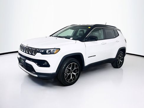 Used 2025 Jeep Compass Limited image 3