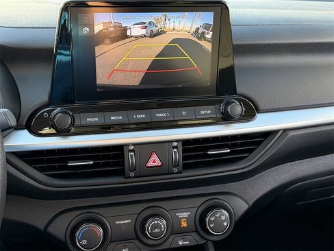 Used 2024 Kia Forte LXS w/ LXS Technology Package image 18