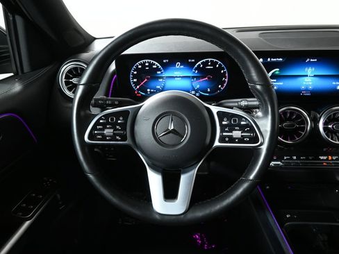 Used 2022 Mercedes-Benz GLB 250 4MATIC image 18