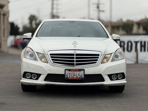 Used 2010 Mercedes-Benz E 550 Sedan image 3