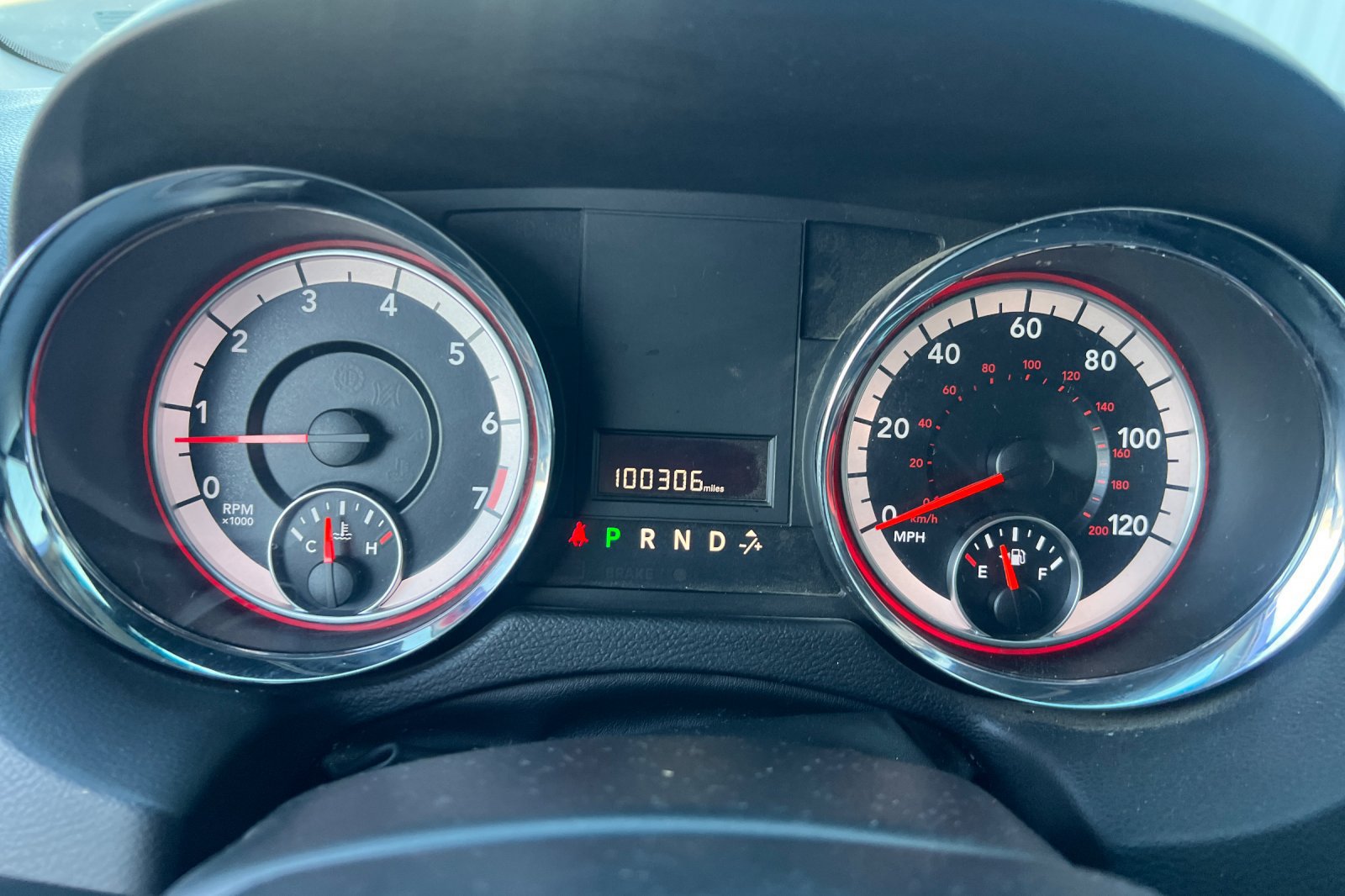 Used 2016 Dodge Grand Caravan SXT w/ UConnect Hands-Free Group FWD image 30