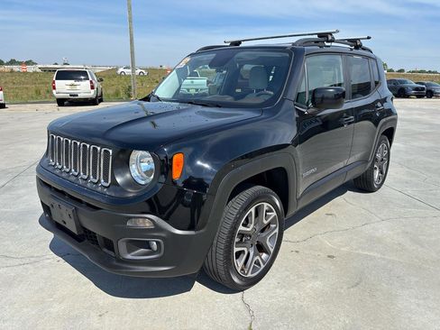 Used 2015 Jeep Renegade Latitude w/ Popular Equipment Group AWD/4WD image 8