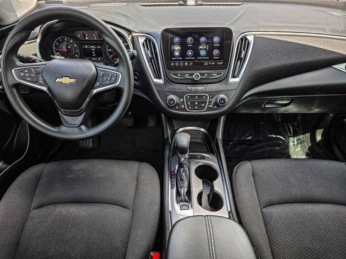 Used 2025 Chevrolet Malibu LT FWD image 32