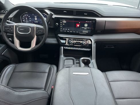 Used 2025 GMC Sierra 3500 Denali w/ Denali Reserve Package image 11