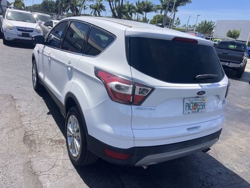 Used 2017 Ford Escape SE AWD/4WD image 19