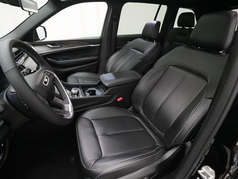 Used 2025 Jeep Grand Cherokee Limited 4xe image 7