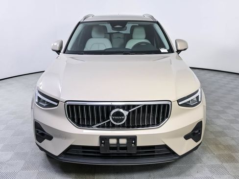 Used 2025 Volvo XC40 B5 Plus AWD/4WD image 36